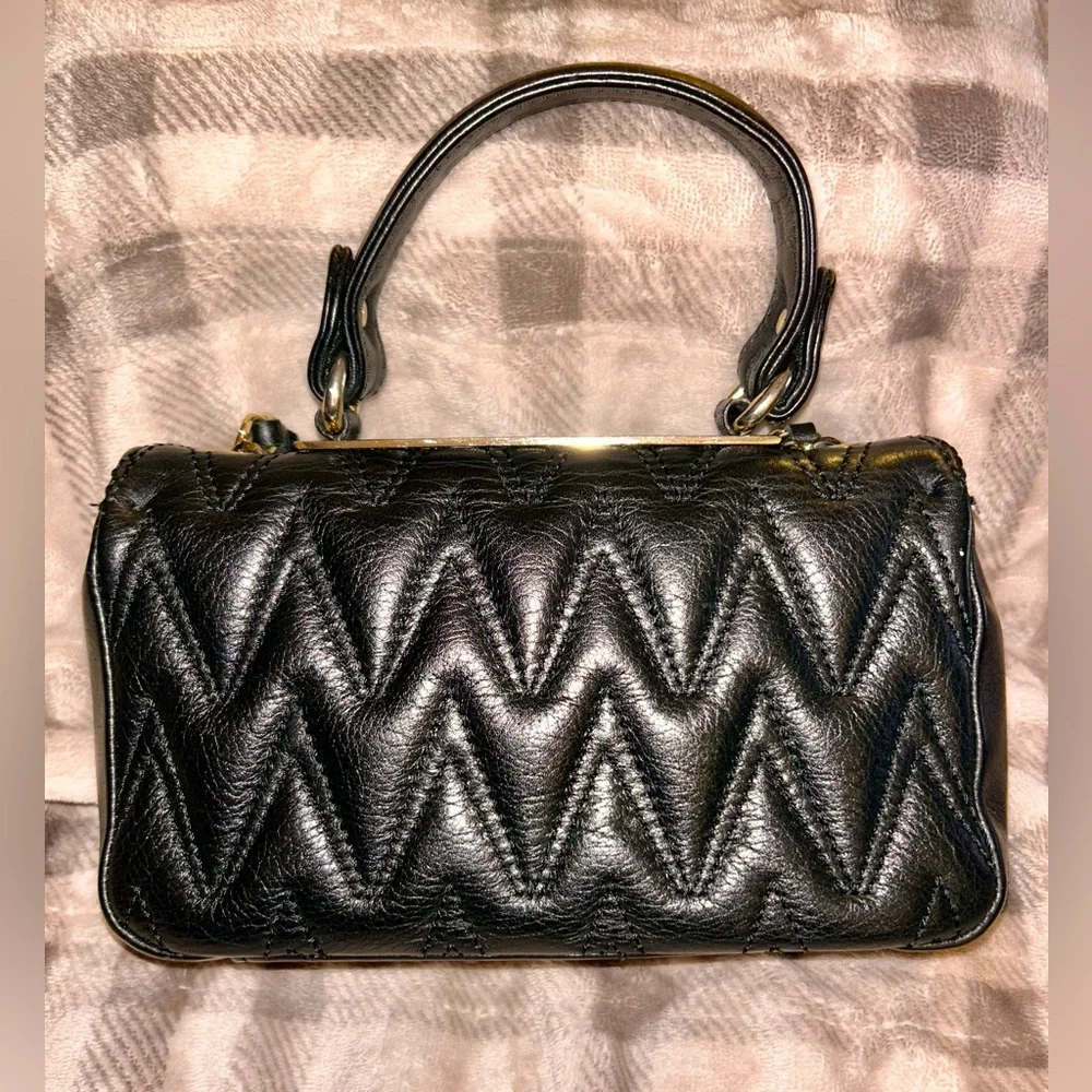 GUC Valentino Black Quilted Leather Crossbody with Gold Chain - Picture 8 of 9